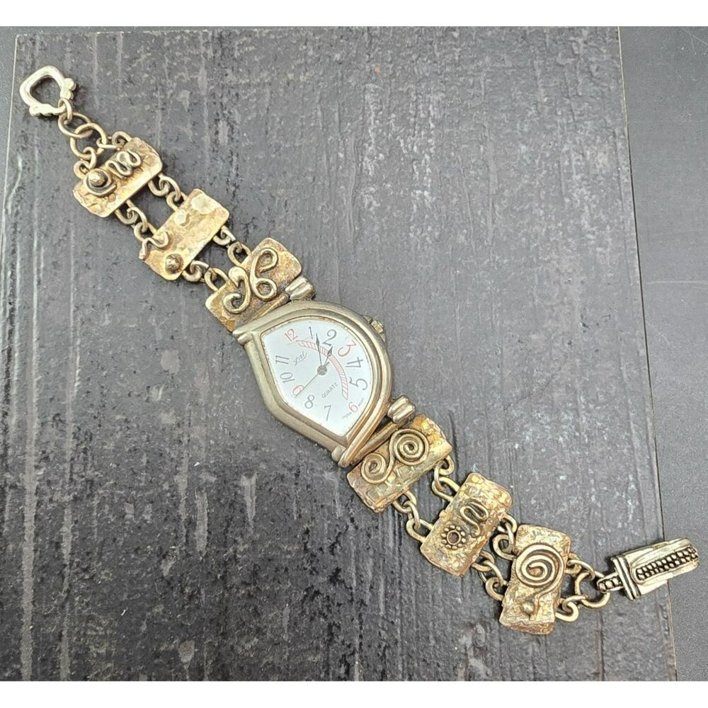 Vintage Silver-Tone Quartz Watch Textured Linked Band & Artistic Design JJ4154
